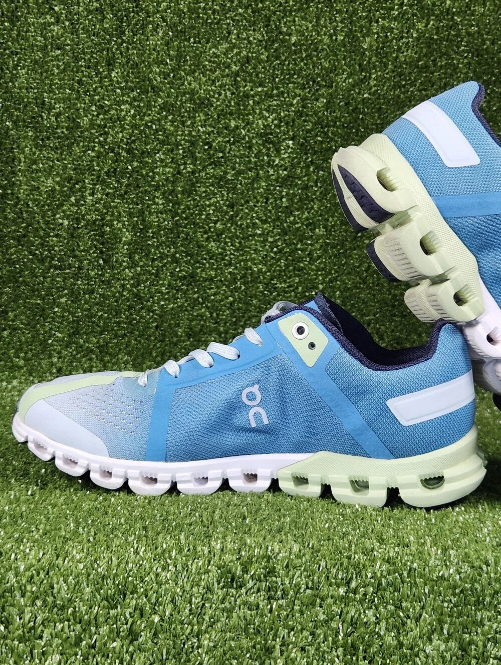 On Running CloudFlow 3 Womens Athletic Walking Cushioned Shoes Sneakers Size 6.5